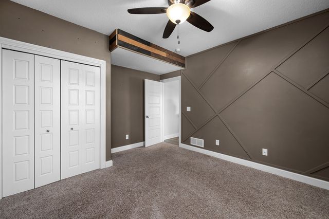 7127 MADISON Street, Davenport, IA 52806