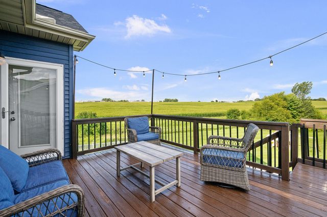 7127 MADISON Street, Davenport, IA 52806