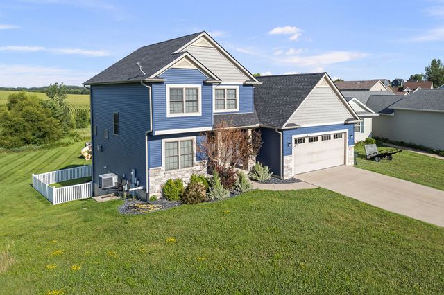 7127 MADISON Street, Davenport, IA 52806