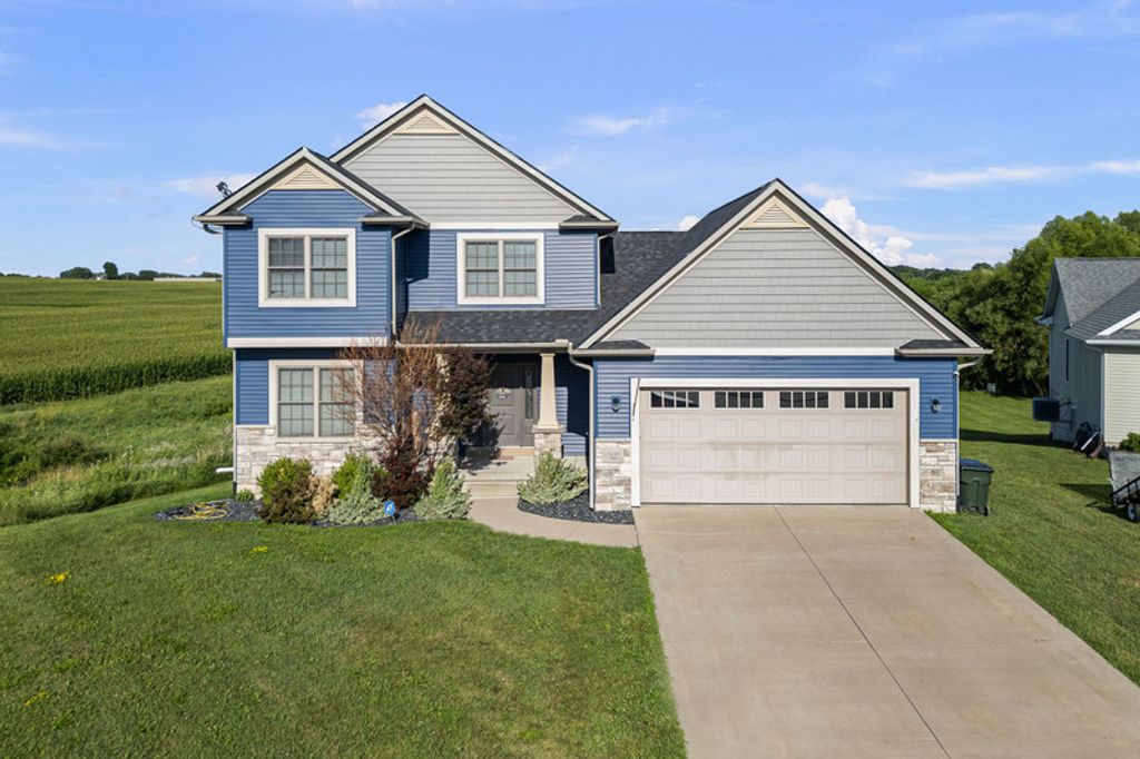 7127 MADISON Street, Davenport, IA 52806