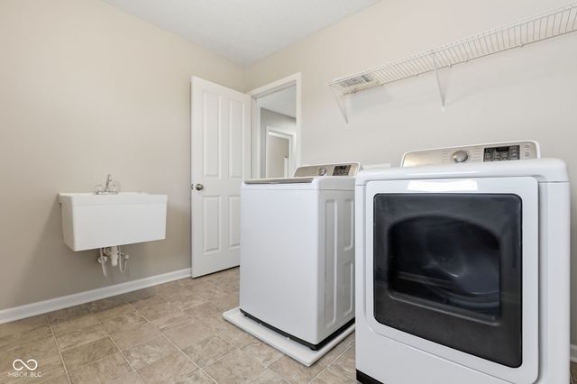 11122 Woodpark Drive, Noblesville, IN 46060