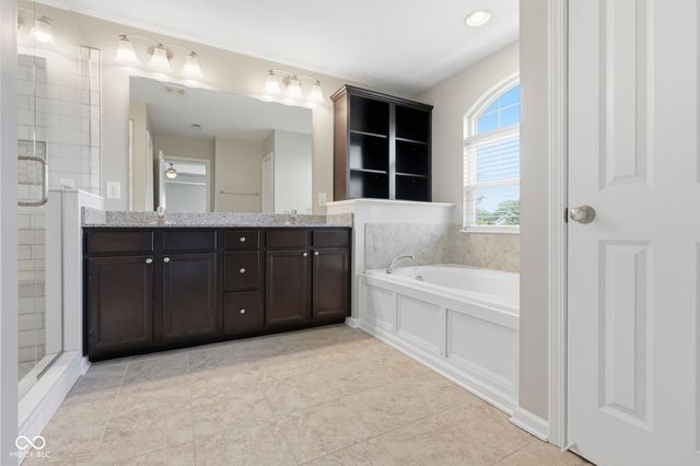11122 Woodpark Drive, Noblesville, IN 46060
