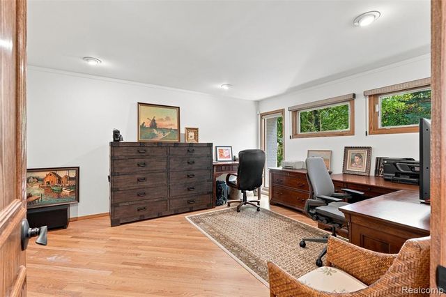 305 Wilshire Drive, Bloomfield Hills, MI 48302