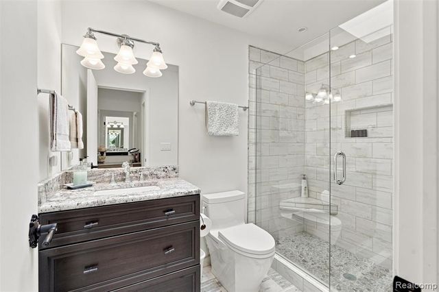 305 Wilshire Drive, Bloomfield Hills, MI 48302