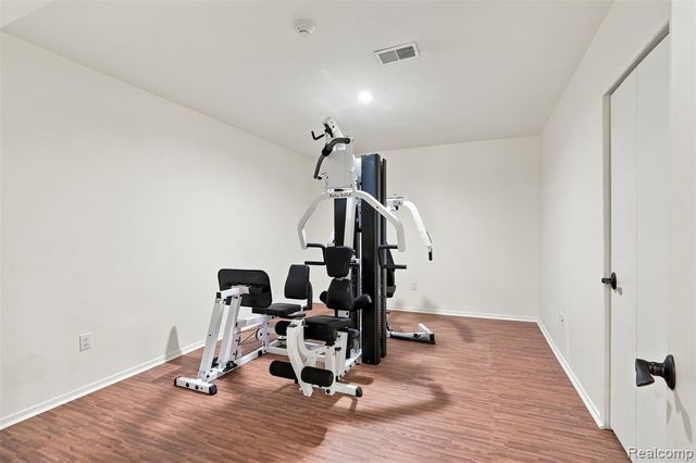 305 Wilshire Drive, Bloomfield Hills, MI 48302