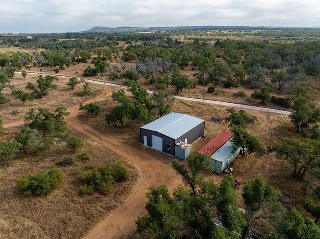 300 Kiowa Creek TRL, Fredericksburg, TX 78624