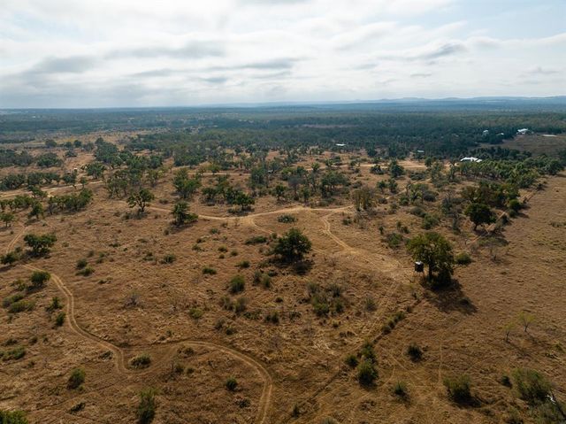 300 Kiowa Creek TRL, Fredericksburg, TX 78624