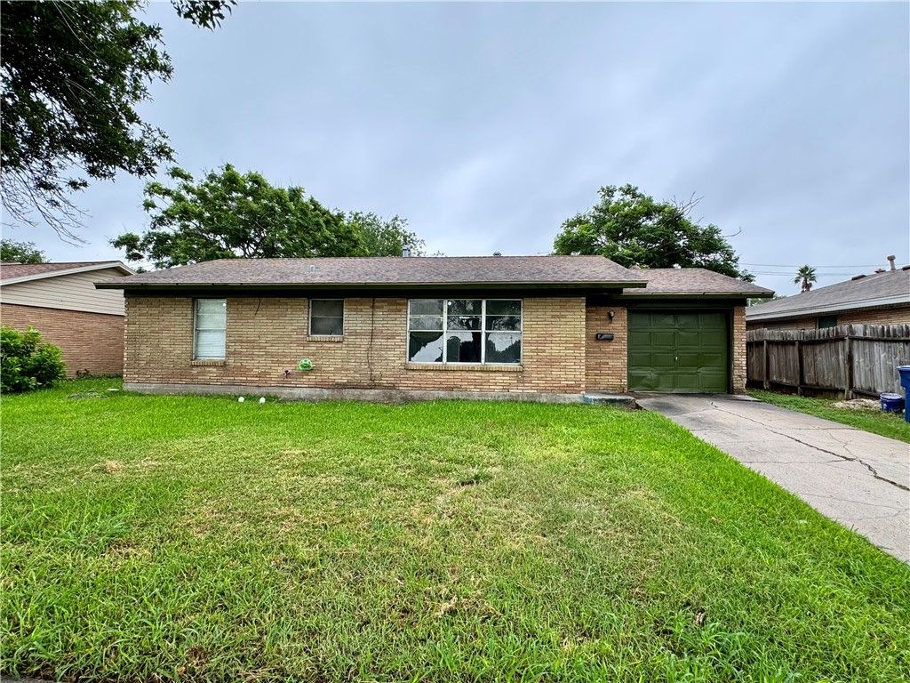 5825 Hugo Dr, Corpus Christi, TX 78412