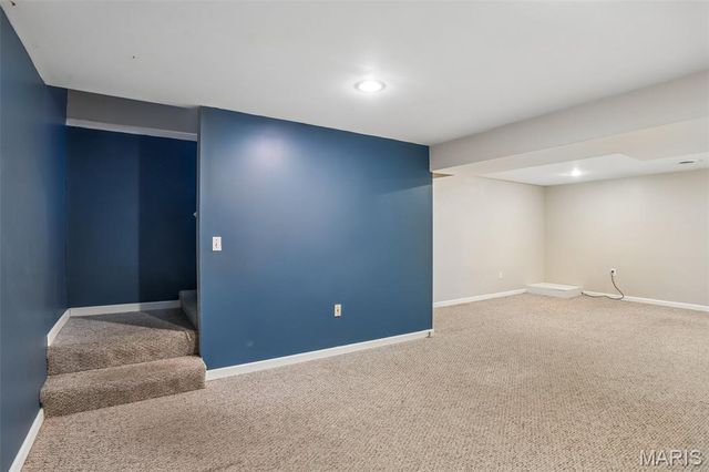 8 Coach Court, St Peters, MO 63376