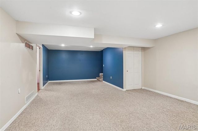 8 Coach Court, St Peters, MO 63376