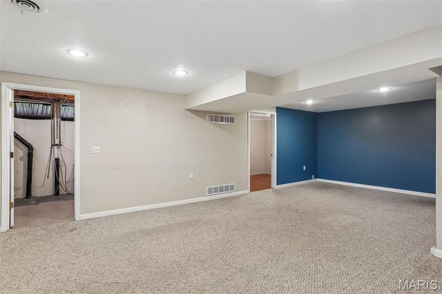 8 Coach Court, St Peters, MO 63376