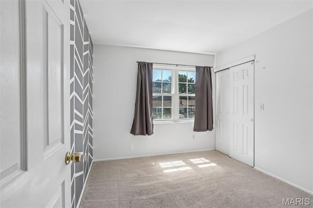 8 Coach Court, St Peters, MO 63376