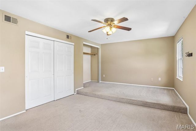 8 Coach Court, St Peters, MO 63376