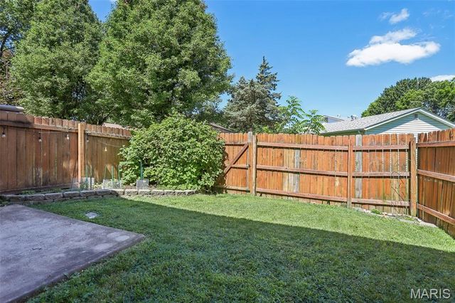 8 Coach Court, St Peters, MO 63376