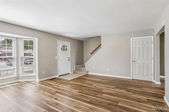 8 Coach Court, St Peters, MO 63376