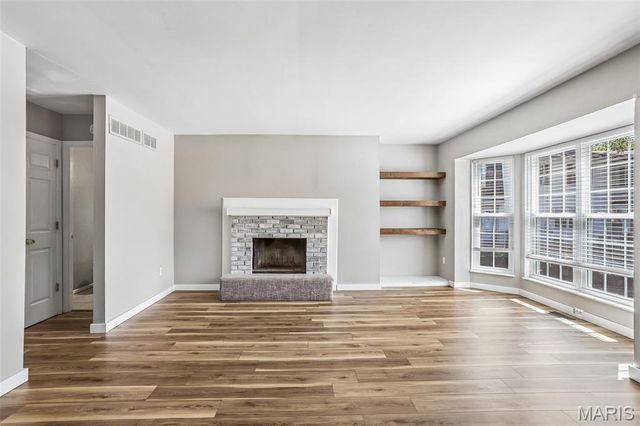 8 Coach Court, St Peters, MO 63376