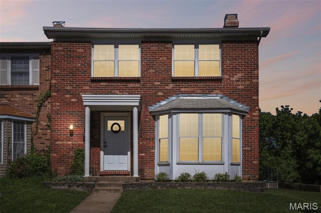 8 Coach Court, St Peters, MO 63376