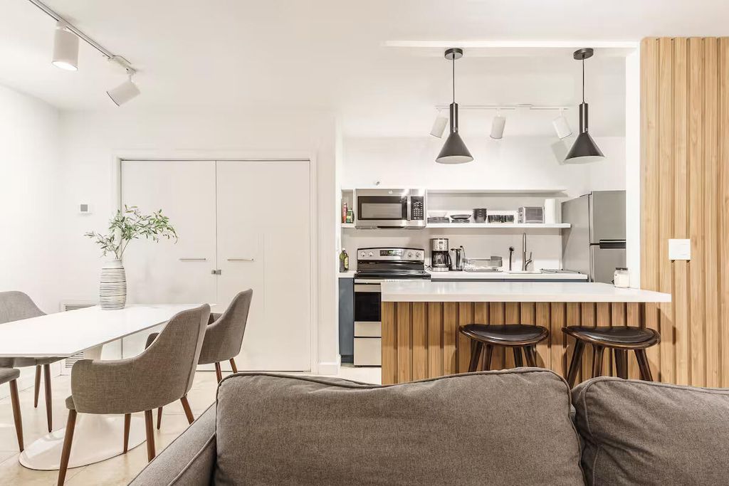 2404 NE 33rd Avenue 4, Fort Lauderdale, FL 33305