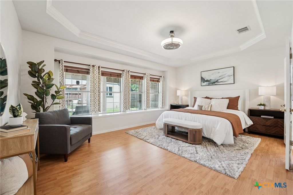 Image 15 of property listing at 8112 Elkhorn Mountain Trail, Austin, TX 78729