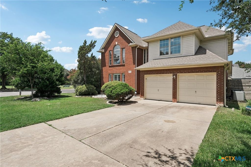 Image 2 of property listing at 8112 Elkhorn Mountain Trail, Austin, TX 78729