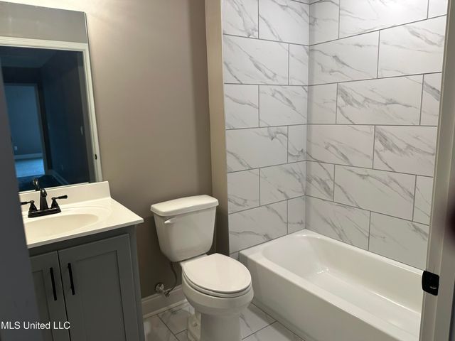 335 Flower Garden Drive, Southaven, MS 38671