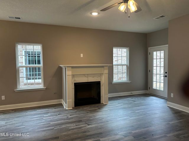 335 Flower Garden Drive, Southaven, MS 38671