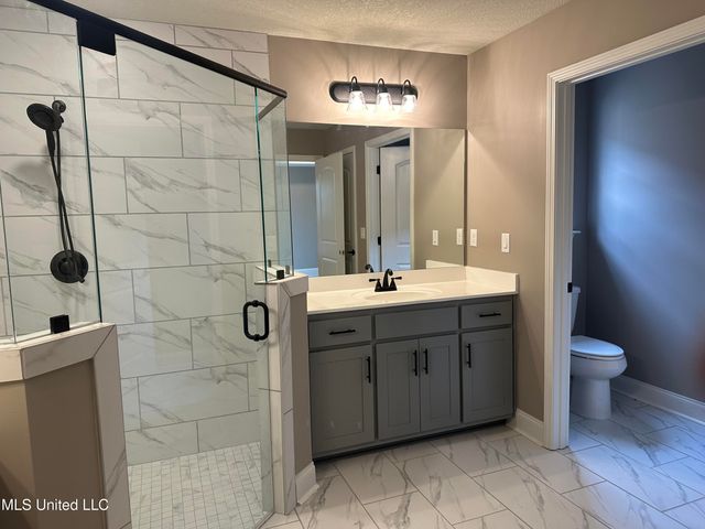 335 Flower Garden Drive, Southaven, MS 38671