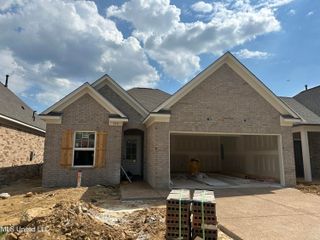 335 Flower Garden Drive, Southaven, MS 38671