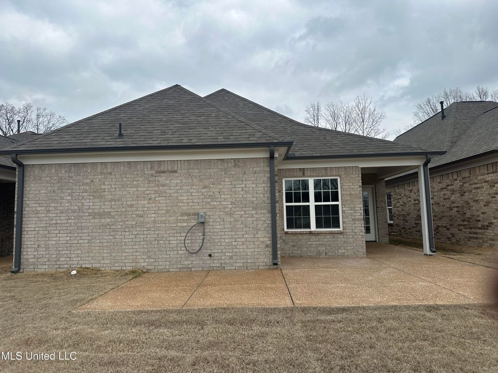 335 Flower Garden Drive, Southaven, MS 38671 — photo 2
