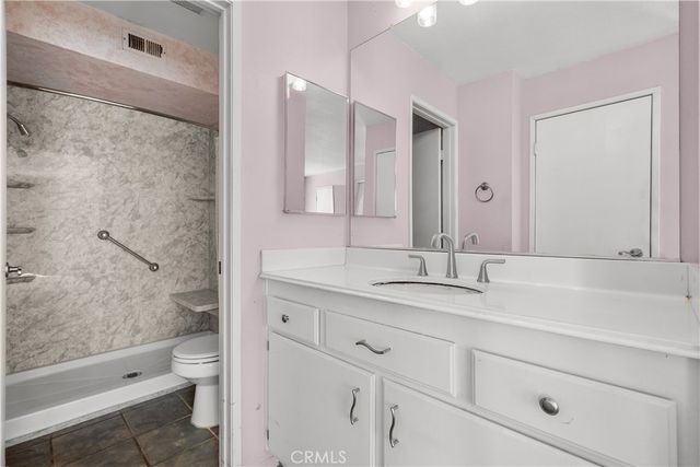 18117 Erik Court 413, Canyon Country, CA 91387