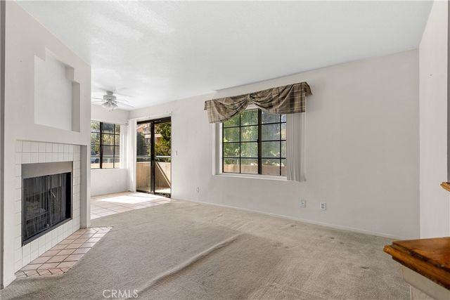 18117 Erik Court 413, Canyon Country, CA 91387