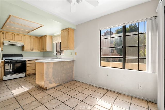 18117 Erik Court 413, Canyon Country, CA 91387