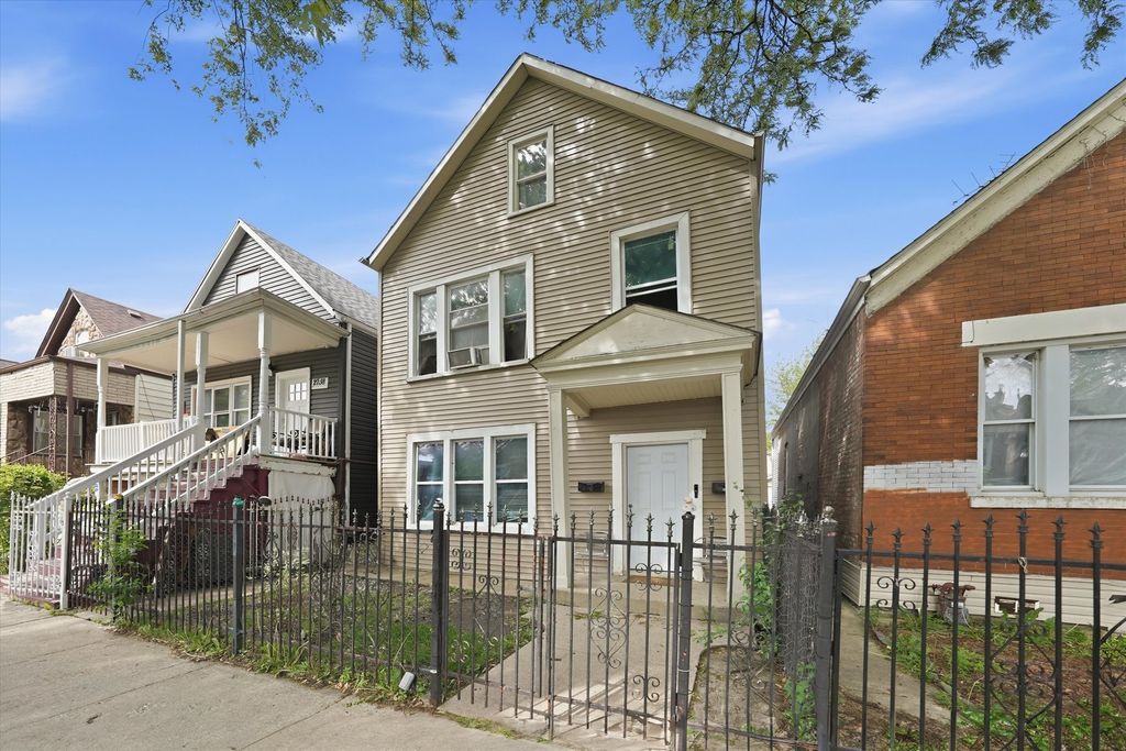 Image 2 of property listing at 2736 S Kildare Avenue, Chicago, IL 60623