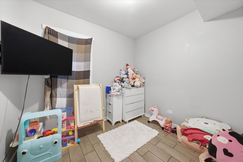 Image 11 of property listing at 2736 S Kildare Avenue, Chicago, IL 60623