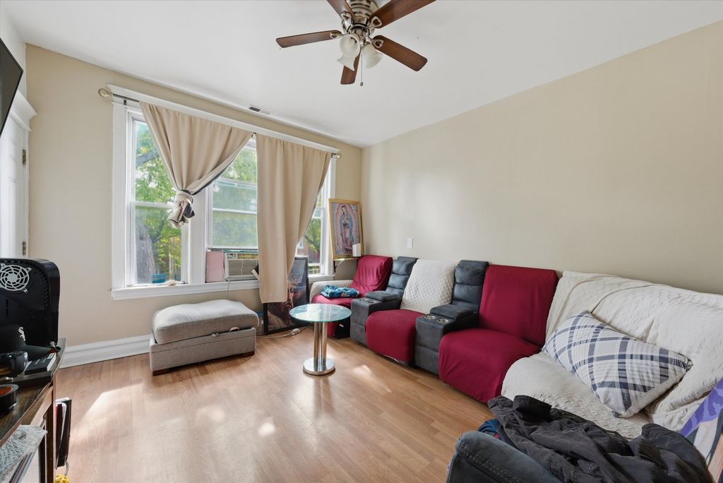 Image 20 of property listing at 2736 S Kildare Avenue, Chicago, IL 60623
