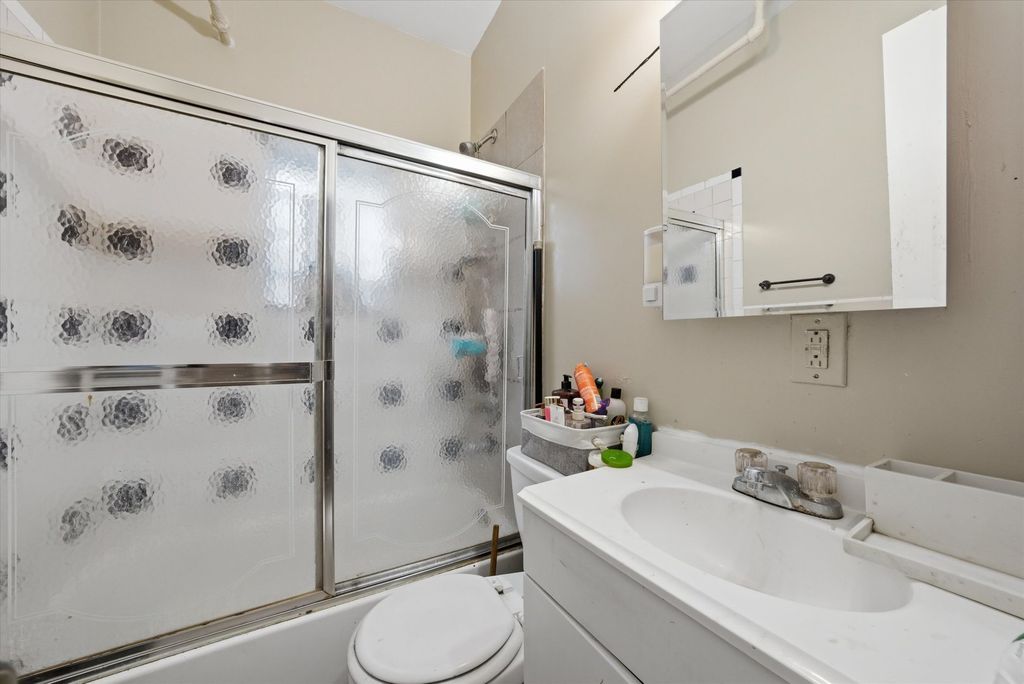 Image 21 of property listing at 2736 S Kildare Avenue, Chicago, IL 60623