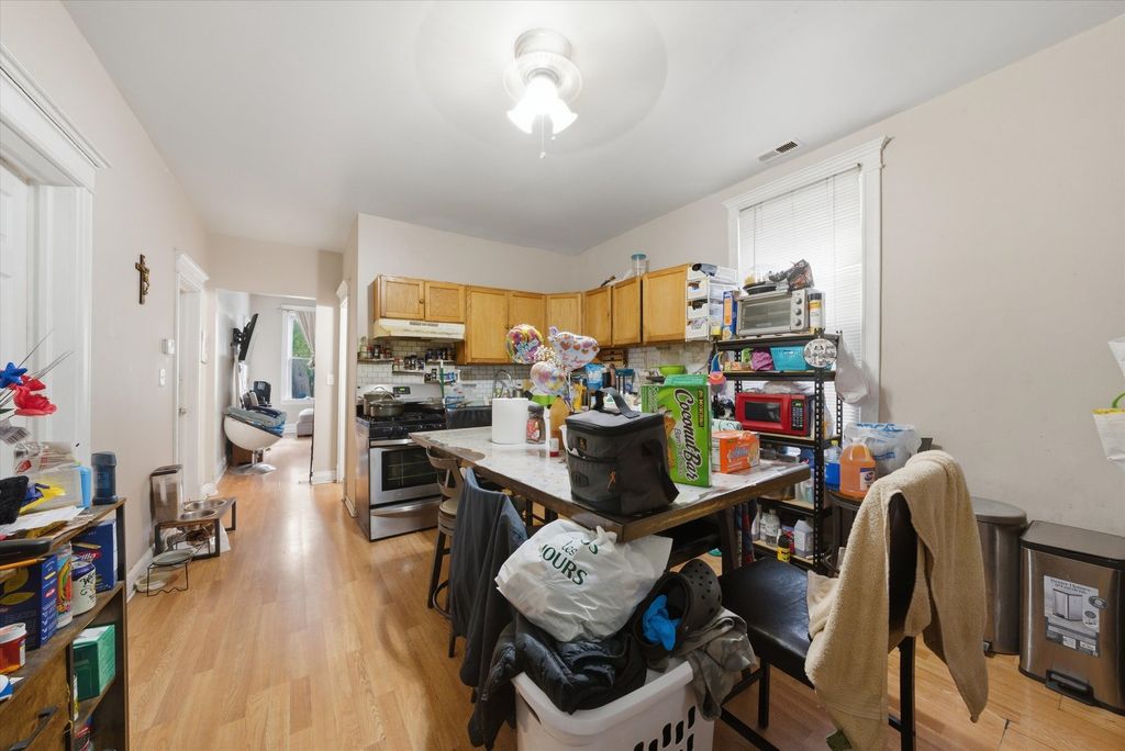 Image 23 of property listing at 2736 S Kildare Avenue, Chicago, IL 60623