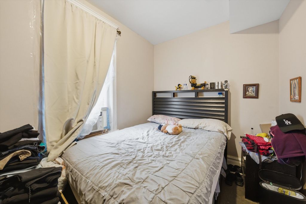 Image 25 of property listing at 2736 S Kildare Avenue, Chicago, IL 60623