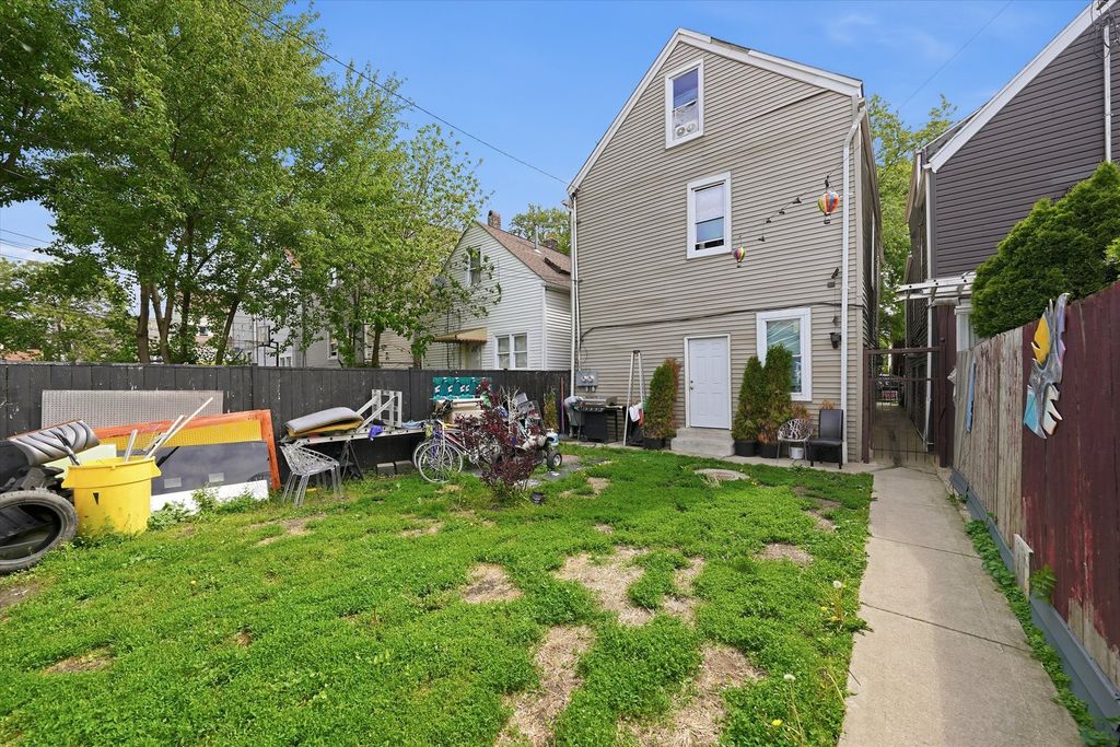 Image 37 of property listing at 2736 S Kildare Avenue, Chicago, IL 60623