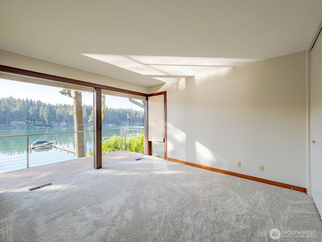 6490 NE Monte Vista Drive, Bainbridge Island, WA 98110