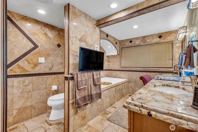 6490 NE Monte Vista Drive, Bainbridge Island, WA 98110