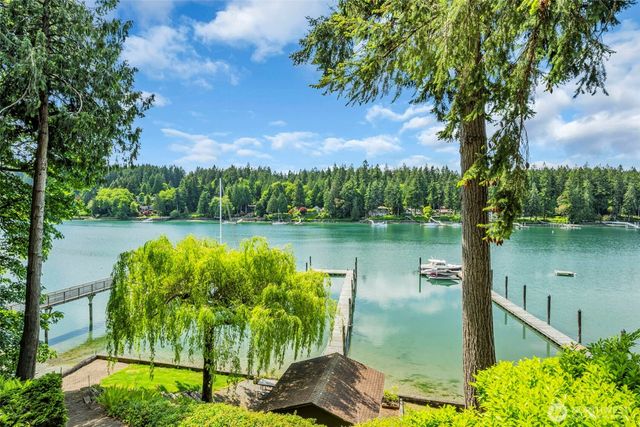 6490 NE Monte Vista Drive, Bainbridge Island, WA 98110