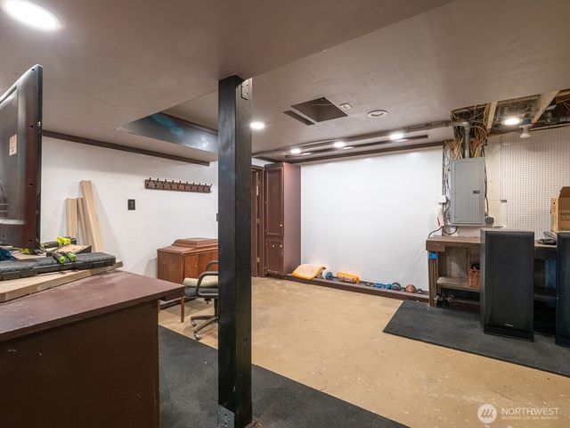 6490 NE Monte Vista Drive, Bainbridge Island, WA 98110