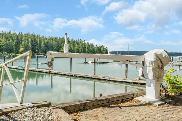 6490 NE Monte Vista Drive, Bainbridge Island, WA 98110