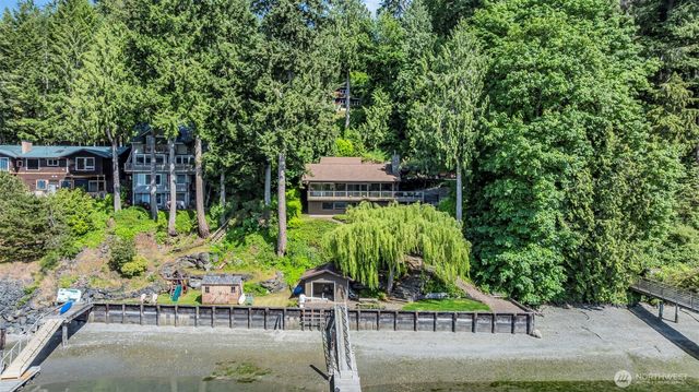 6490 NE Monte Vista Drive, Bainbridge Island, WA 98110