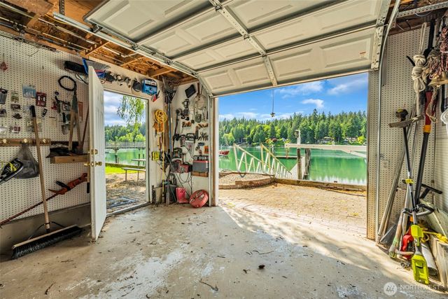 6490 NE Monte Vista Drive, Bainbridge Island, WA 98110