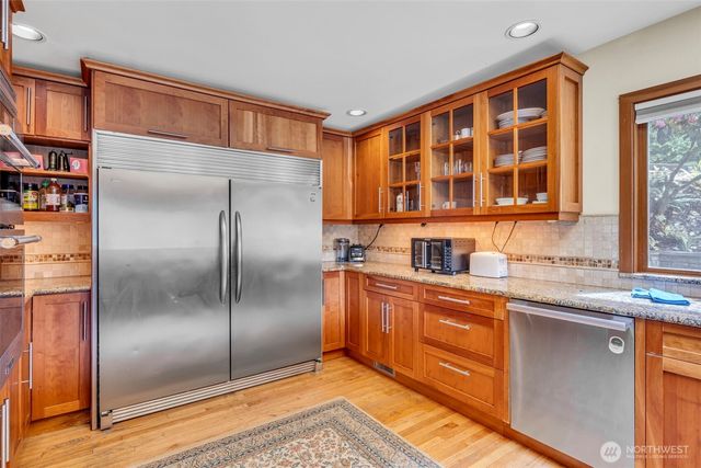 6490 NE Monte Vista Drive, Bainbridge Island, WA 98110