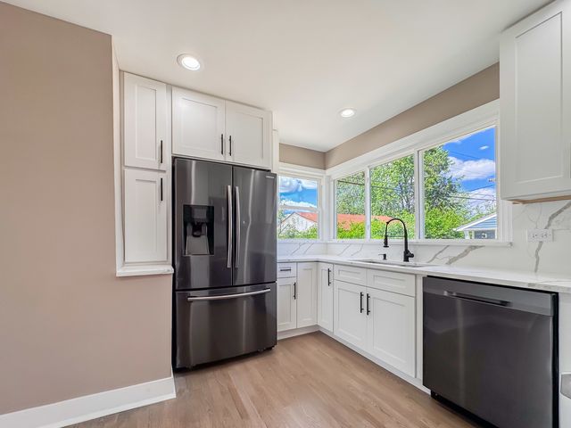 1847 Boeger Avenue, Westchester, IL 60154