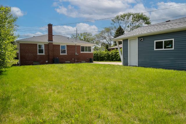 1847 Boeger Avenue, Westchester, IL 60154