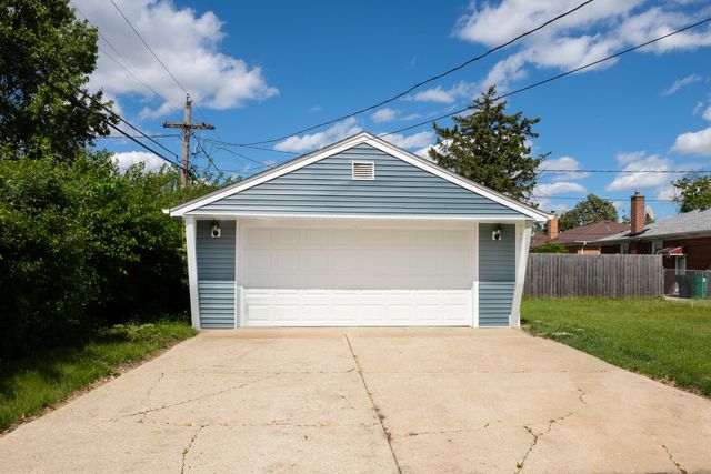 1847 Boeger Avenue, Westchester, IL 60154